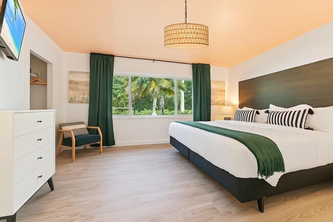 Building Photo - 365 N Ocean Blvd