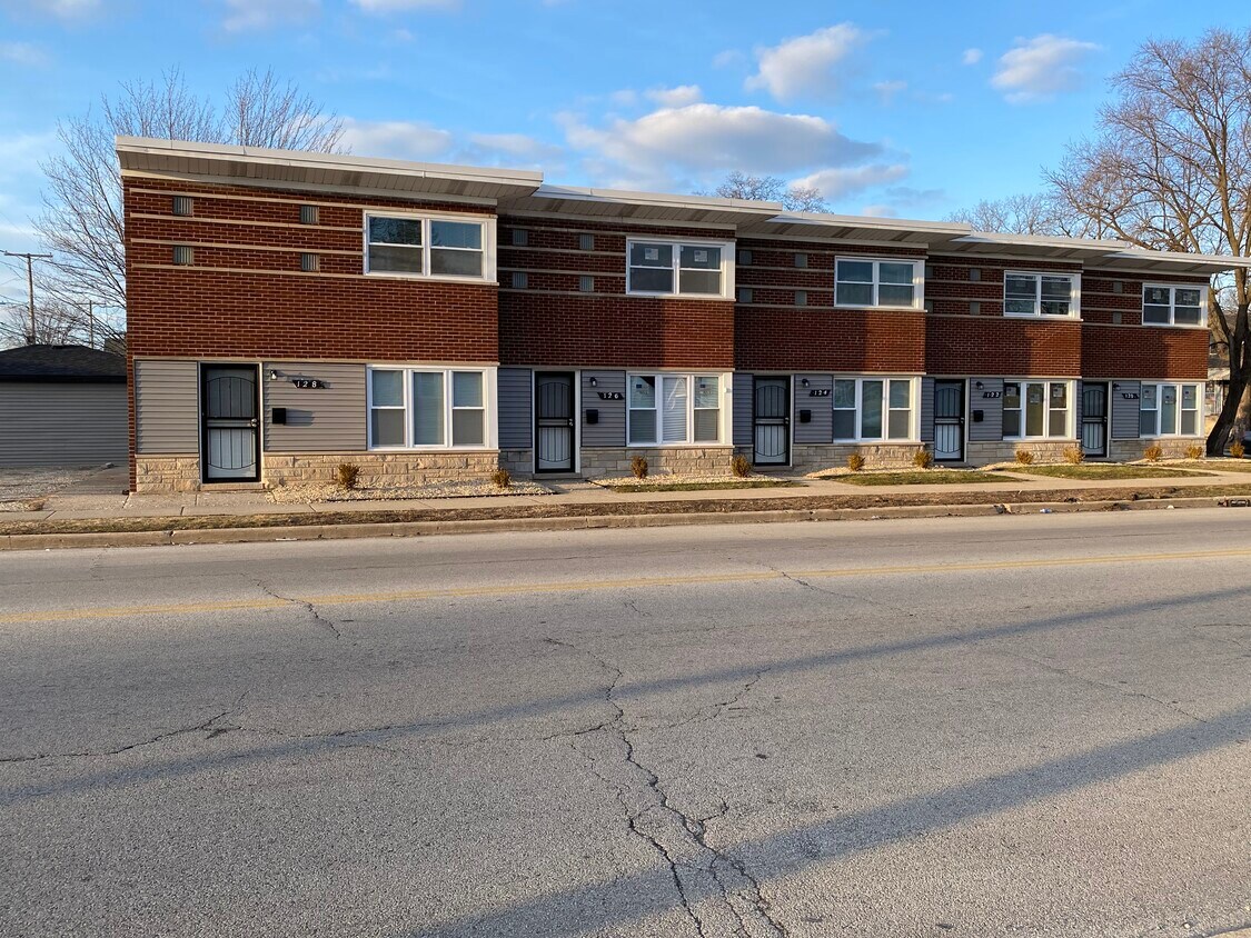 Primary Photo - 120 Sibley Blvd