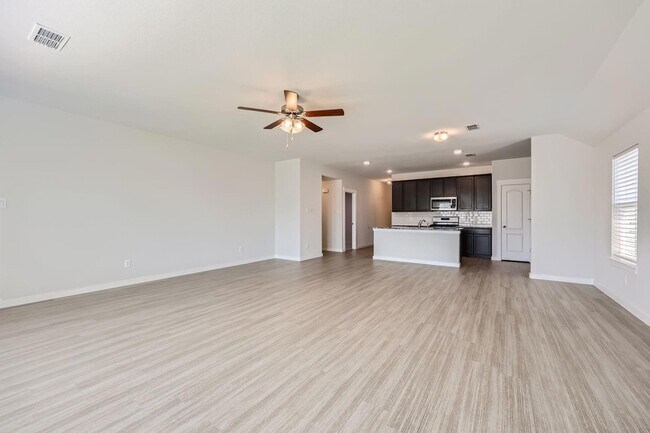 Building Photo - 210 Greenhill St