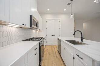 Building Photo - 6119 Campos Dr