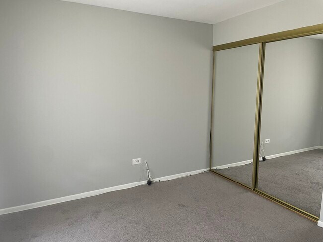 Building Photo - 250 George St