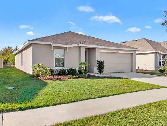 Foto del edificio - Beautiful 4 bedroom 2 bathroom Single Family House! Like new!