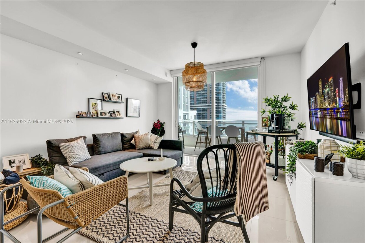 Primary Photo - 1080 Brickell Ave