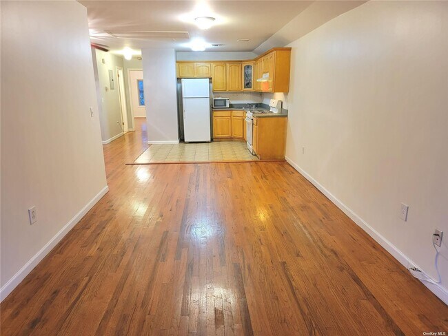 Foto del edificio - 10443 Springfield Blvd