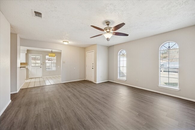 Building Photo - 7323 Wovenwood Ln