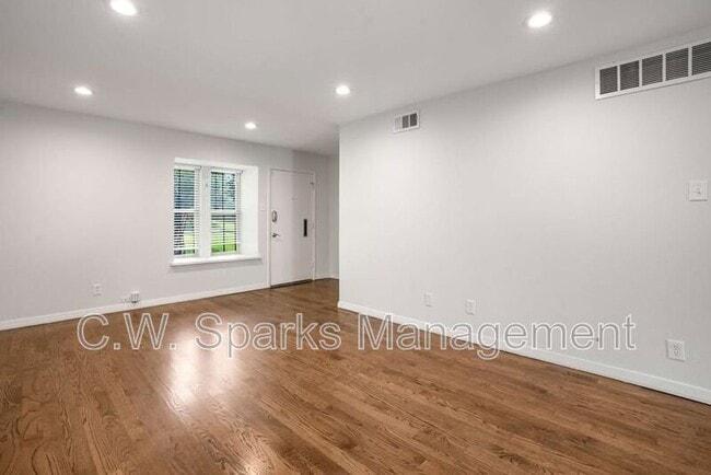 Photo - 7615 Woodthrush Dr Apartment