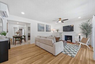 Building Photo - 926 S Bascom Ave