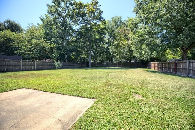 Building Photo - 219 Springdale Way