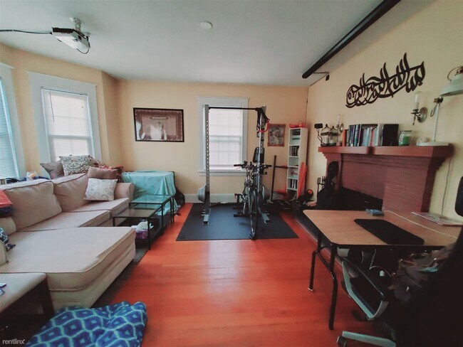 Foto del edificio - 1 br, 1 bath Condo - 18 Home Ct Apt 1