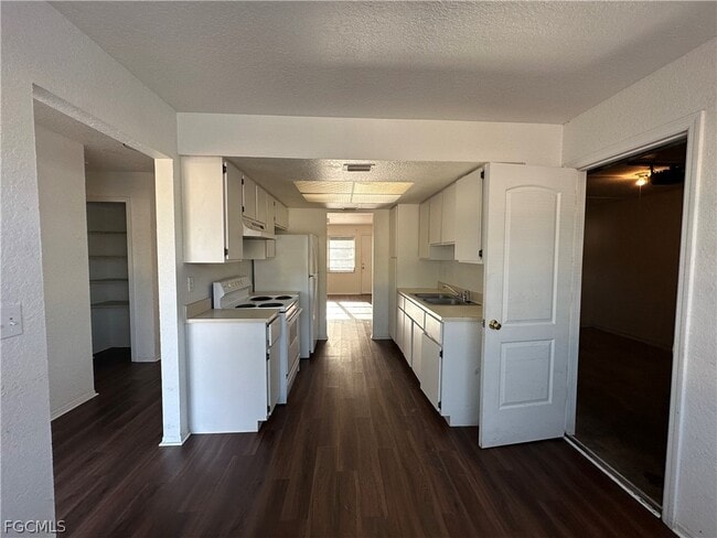 Foto del edificio - 2429 George Ave S