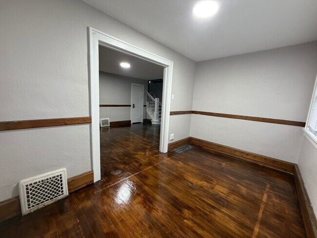 Foto del edificio - 317 E Irvington Ave