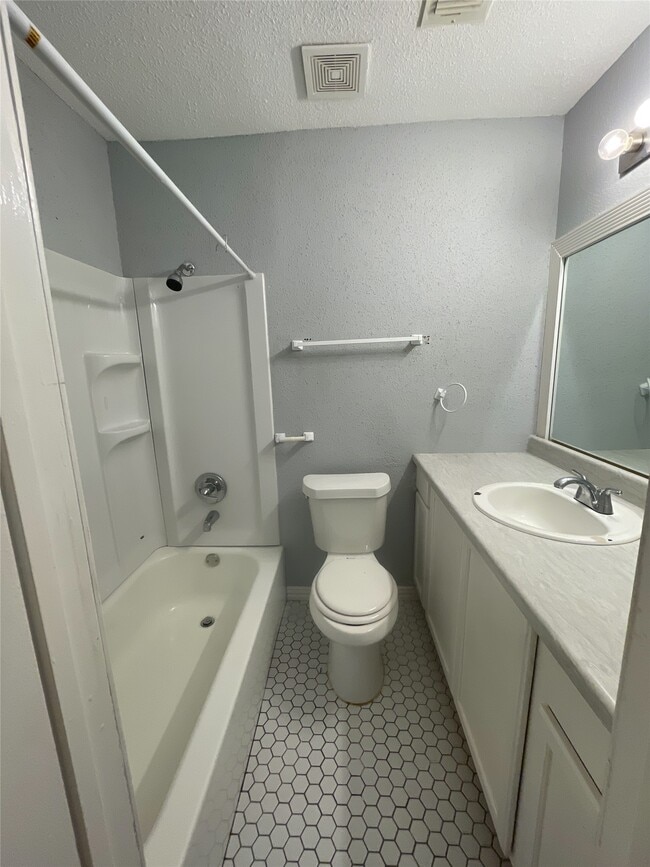 Building Photo - 12607 Ashford Meadow Dr