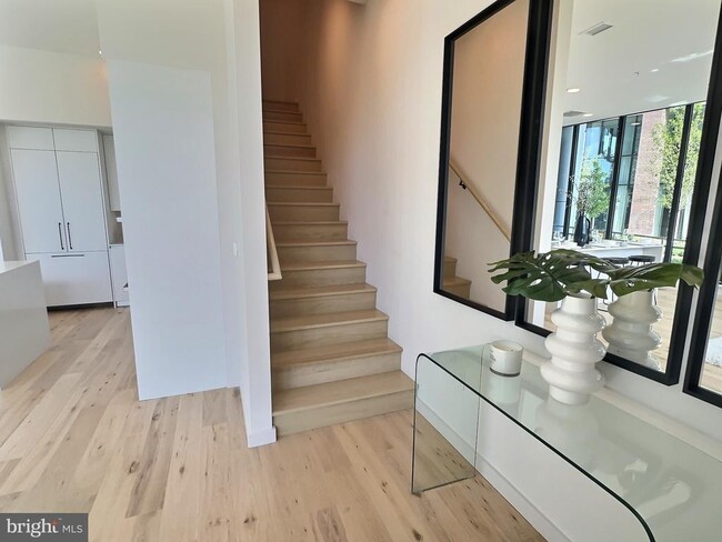 Foto del edificio - 3130 Potomac Ave