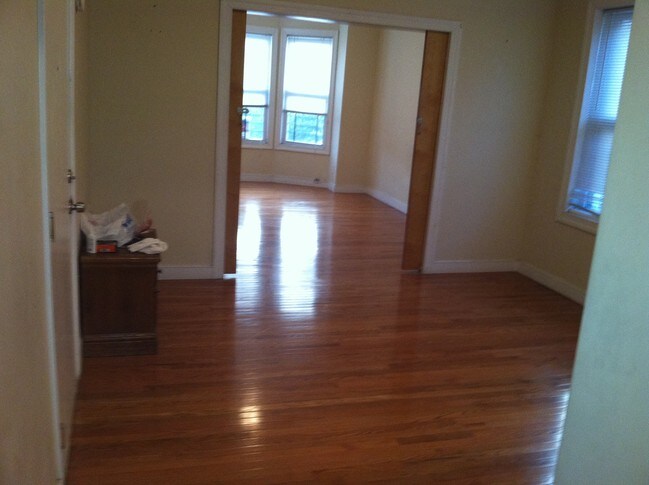 Foto del edificio - 943 east grand street realty llc