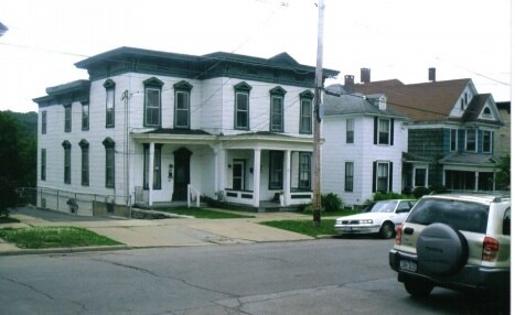 Primary Photo - 611-613 Ganesvoort St
