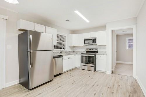 Building Photo - 864 Pine Roc Dr