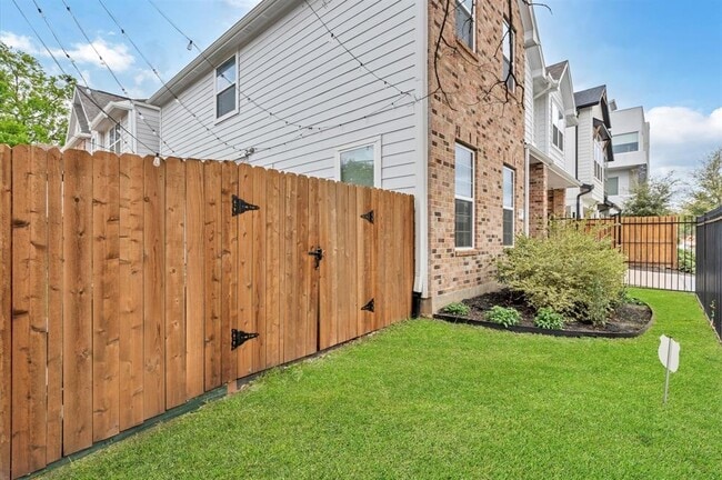 Building Photo - 1801 Branard St
