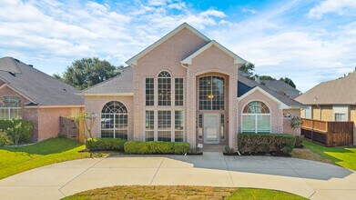 Building Photo - 1109 San Saba Dr