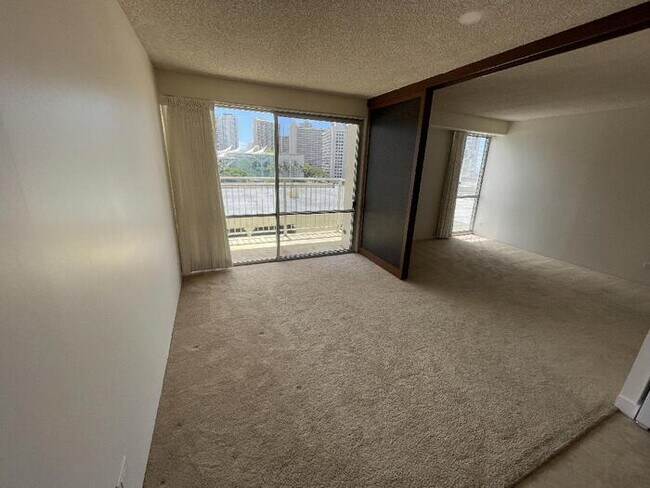 Building Photo - 1655 Makaloa St