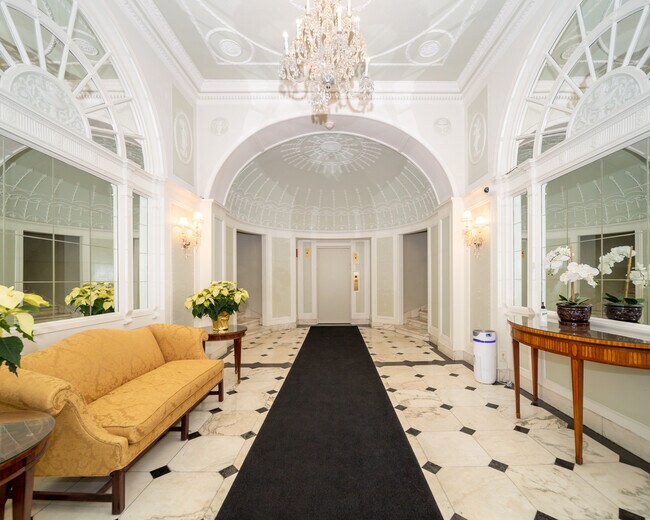 Foto del edificio - 2608 N Lakeview Ave