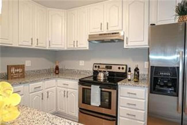 Photo - 1350 W 38th St Townhome