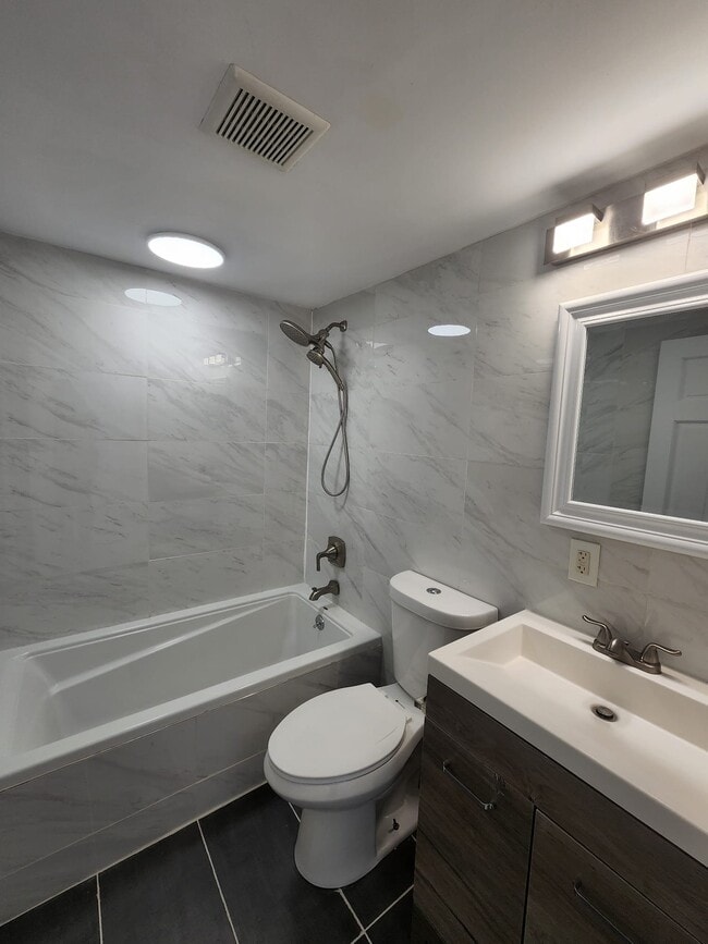 Photo - 1-39 Beach 122nd St (Queens, NY) Apartment