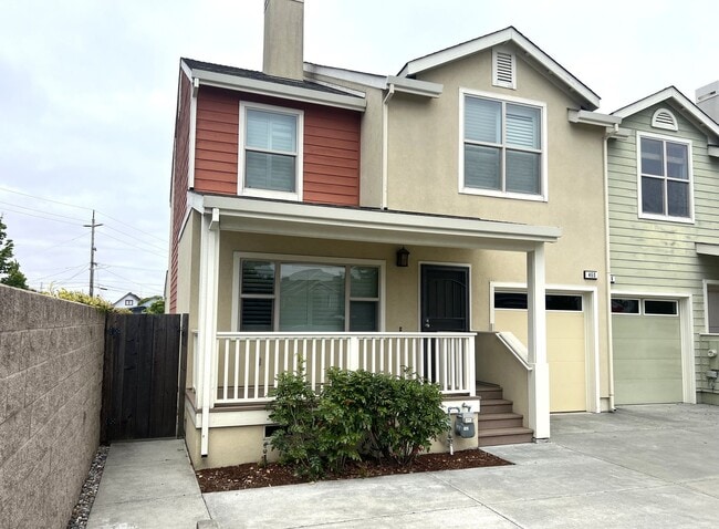 Building Photo - 460 Lindberg Cir