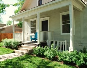 Building Photo - 318-320 W Myrtle