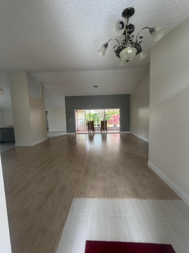 Foto del edificio - 1401 Hideaway Bend