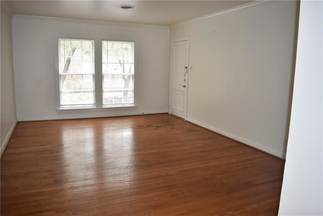 Building Photo - 4245 Emerson Ave