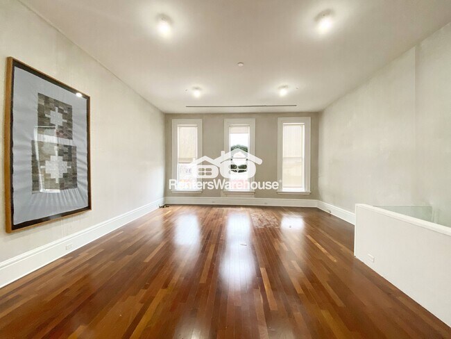 Foto del edificio - 520 1/2 Grand Ave