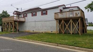 Building Photo - 702 Edmunds Ave