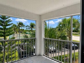 Building Photo - 150 Santa Clara Dr