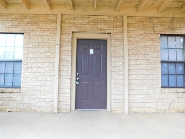 Foto del edificio - 1029 E Hickory St