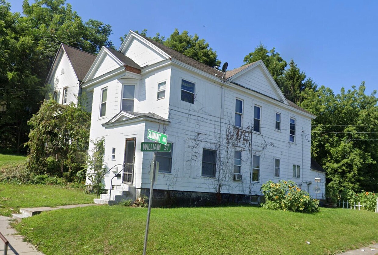 Primary Photo - 100 Summit Avenue