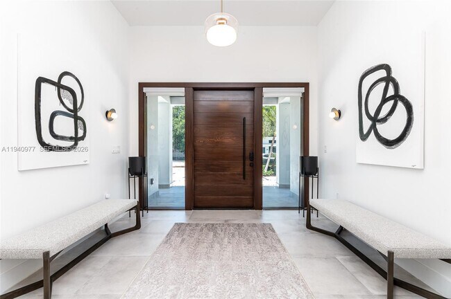 Foto del edificio - 2560 NE 199th St