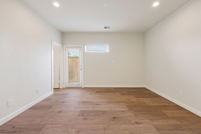 Foto del edificio - 6317 Brighton Oaks Ln