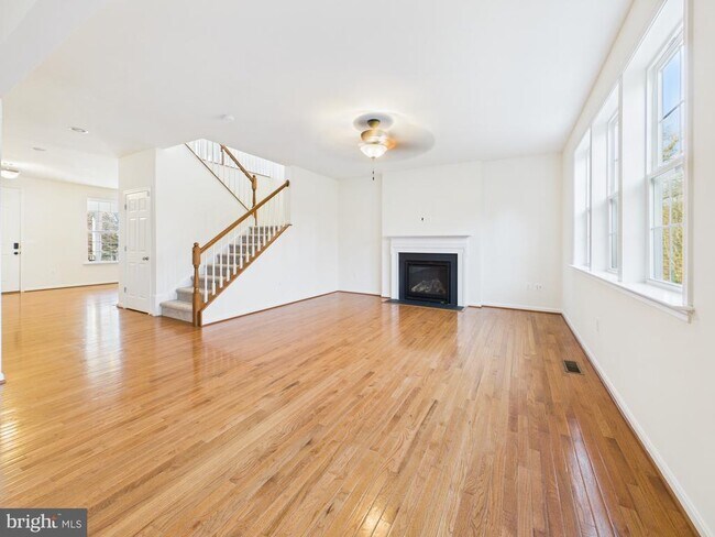 Building Photo - 18213 Jillian Ln