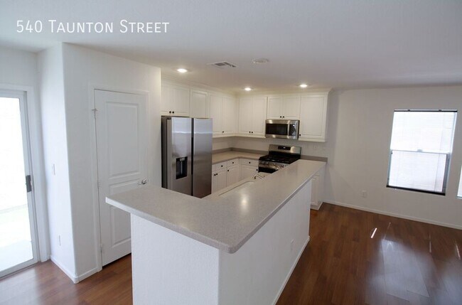 Foto del edificio - 540 Taunton St