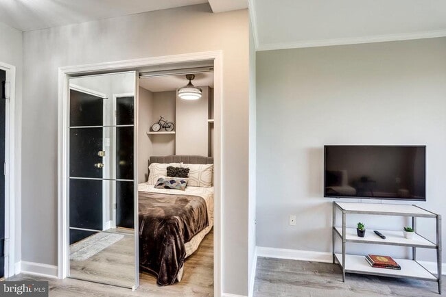 Building Photo - 1021 Arlington Blvd