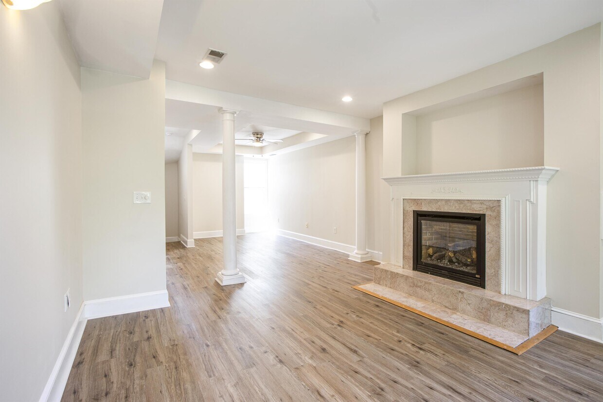 Primary Photo - 1444 Q St NW