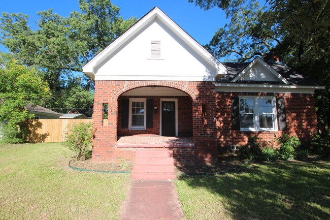 Foto del edificio - Oversized 3 bedroom and 2 bath in Tyler! T...