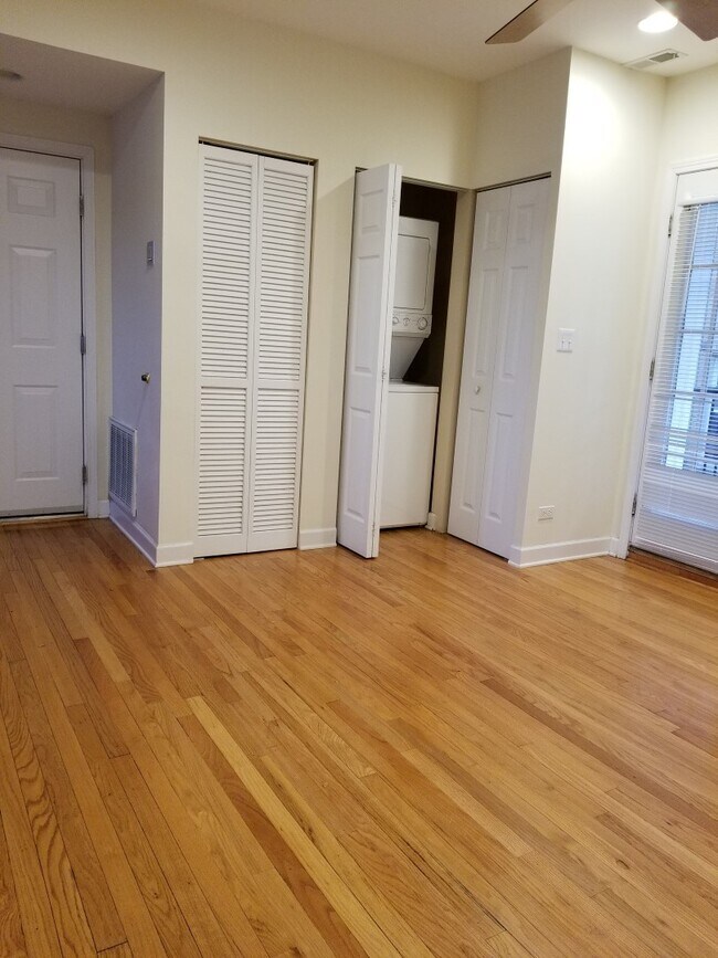 Foto del edificio - 6345 N Washtenaw Ave