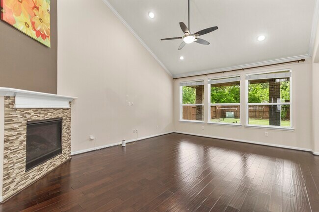 Foto del edificio - 5314 Belle Manor Ln