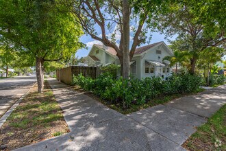 Building Photo - 435 56th St