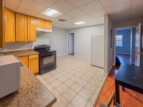 Building Photo - 2014-2016 N Charles St