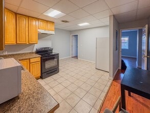 Building Photo - 2014-2016 N Charles St