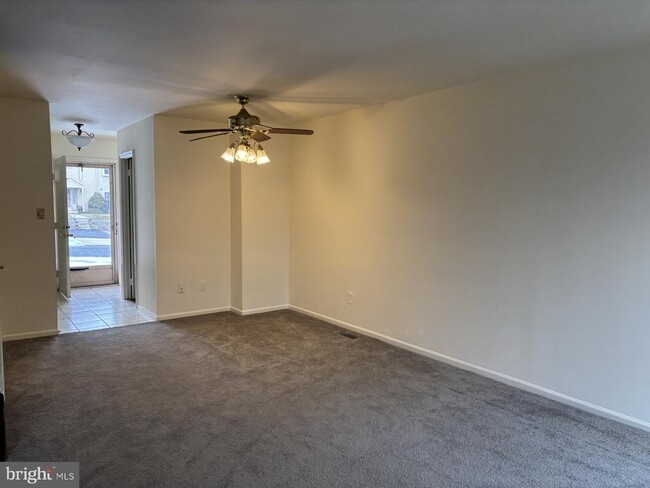 Building Photo - 2028 Yorktown N