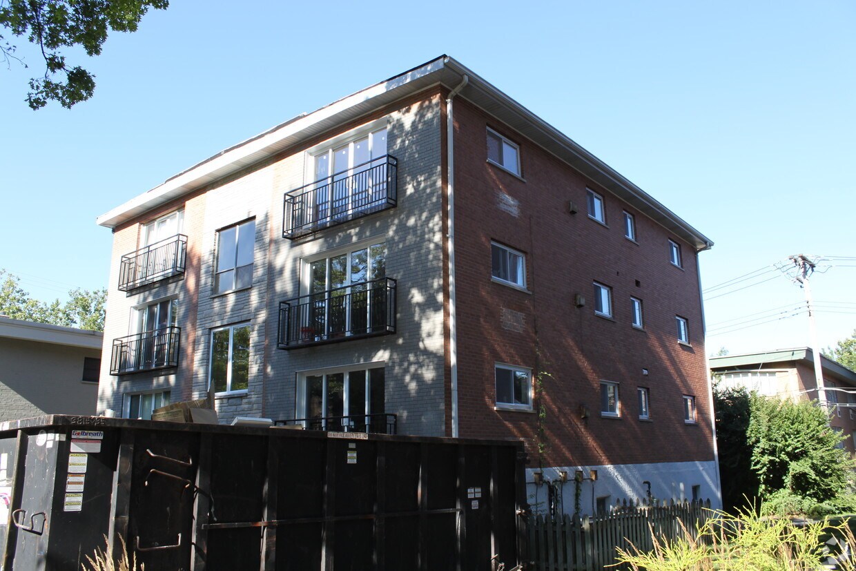 Building Photo - 614 Forest Ct