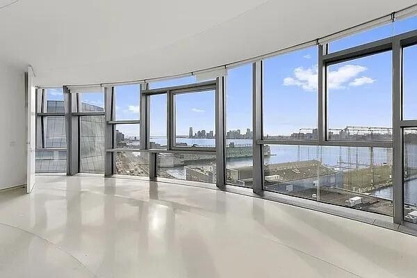 Foto del edificio - 100 100 Eleventh Avenue